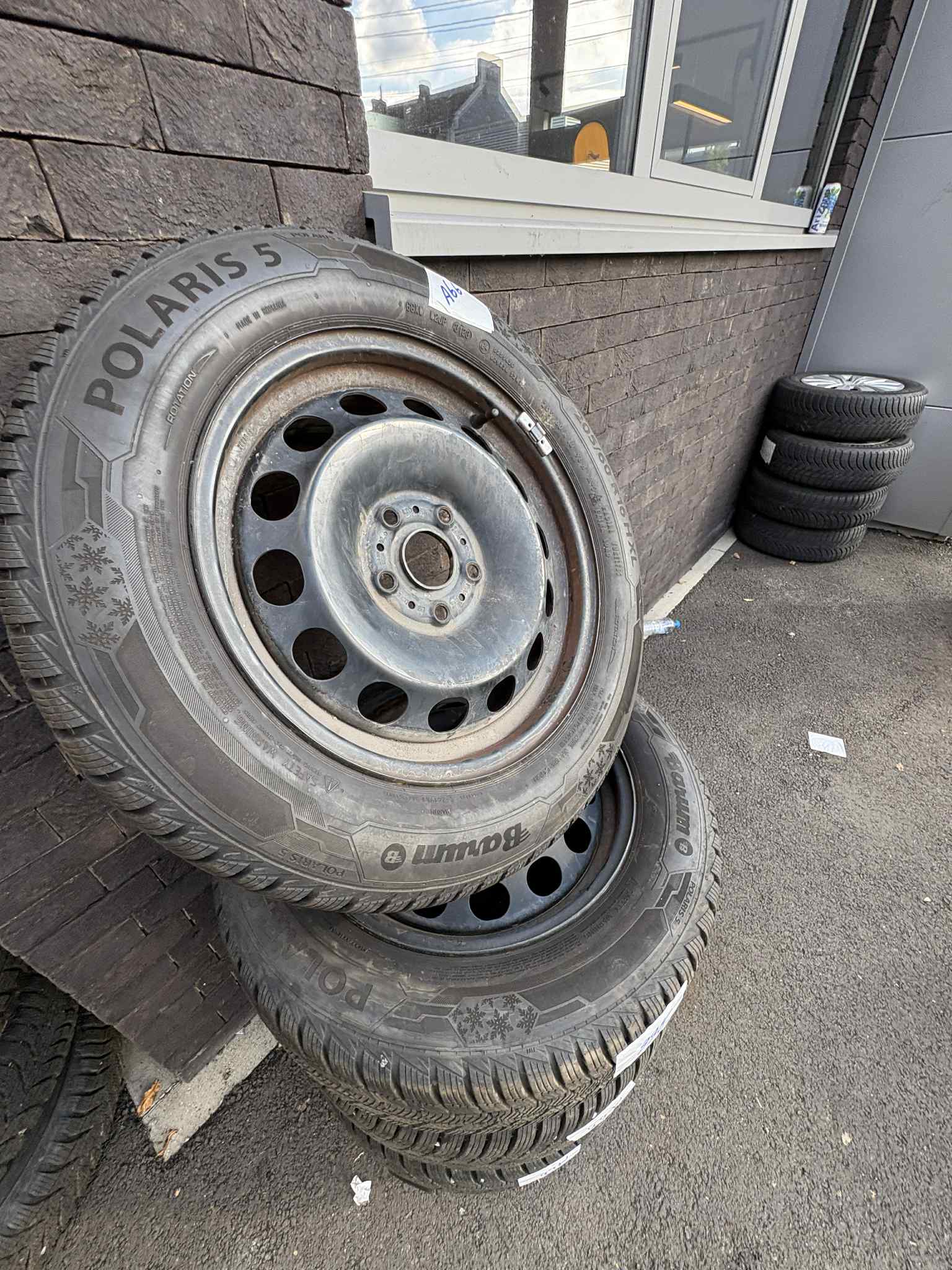 Messenger_creation_F881FE55-A98B-4A7C-9632-9E47856E8E31 Kit hiver Audi A4, A6, Q2 16″ – Image 1