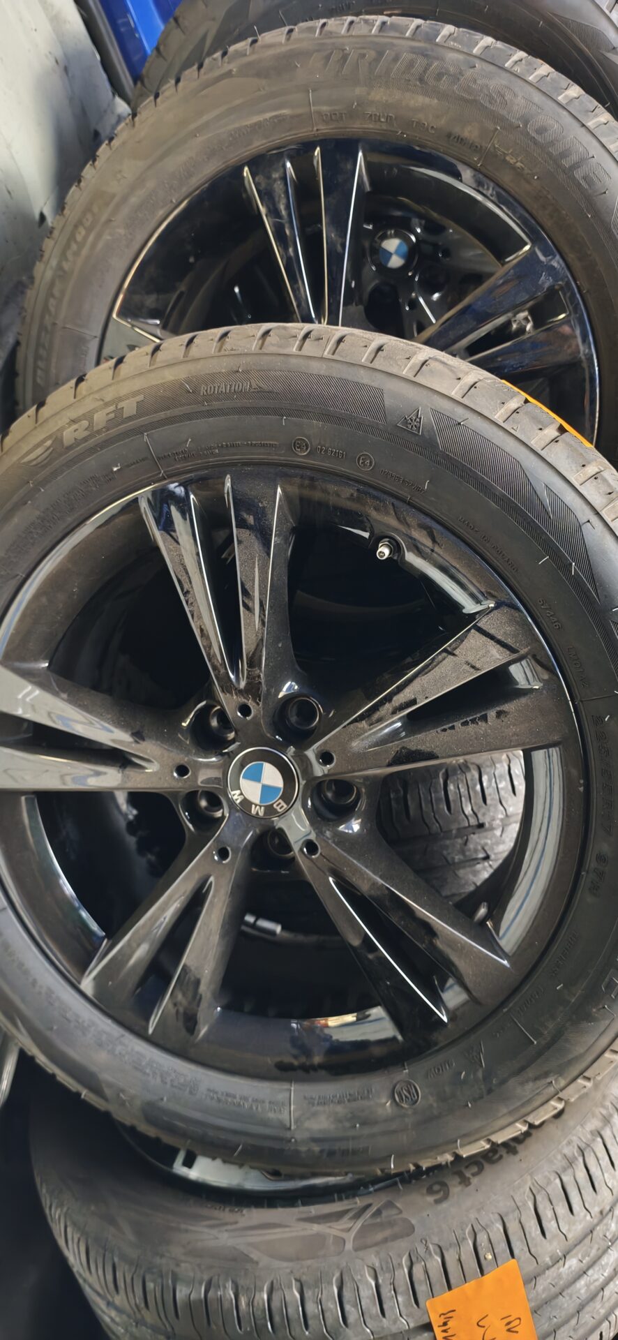 1790755300644 Kit hiver Bmw 17" 5x112 Série 3, 4, 5 – Image 1