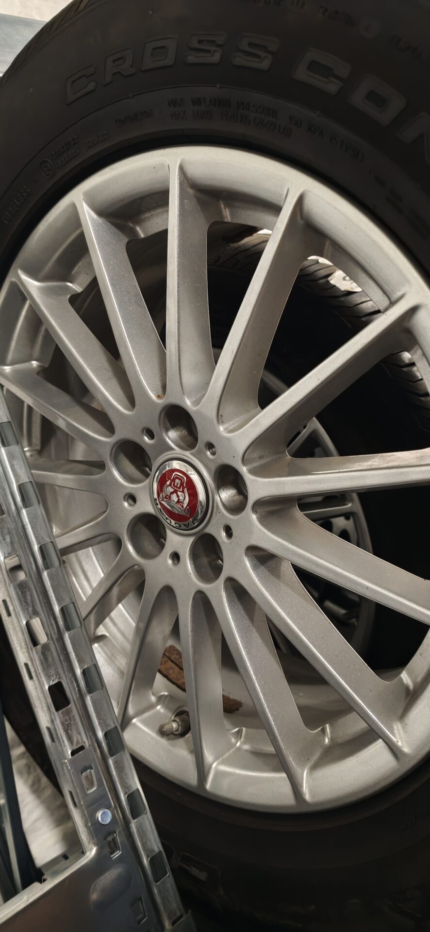 IMG_20261002_121119 Kit été Jaguar F-PACE 5x108 18" – Image 1